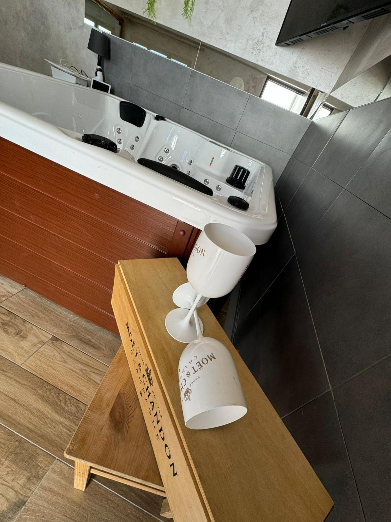 Atena B&B Apartments Platino San Silvestro  Exteriér fotografie